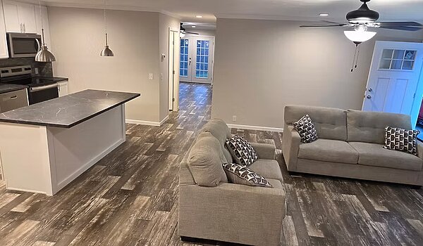 Lot #7 / Skyline D660 Interior 88498