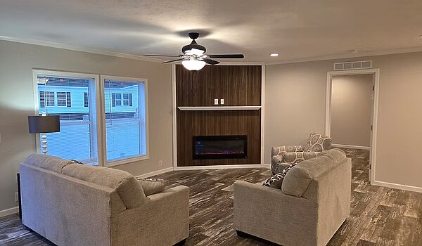 Lot #7 / Skyline D660 Interior 88499