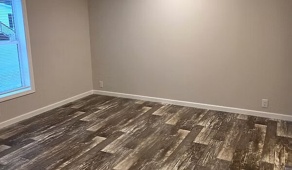 Lot #7 / Skyline D660 Interior 88501