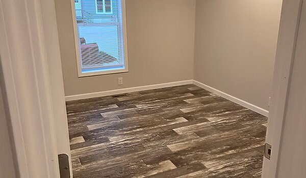 Lot #7 / Skyline D660 Interior 88502