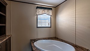 Champion Homes / 8500 Bathroom 14726