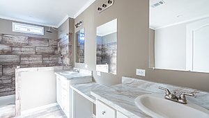 Champion Homes / 6013 Bathroom 14706