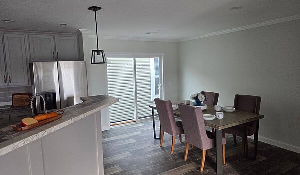 END OF THE YEAR SPECIAL / PRI3264-2005 Interior 85369