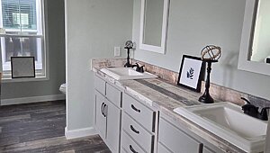 END OF THE YEAR SPECIAL / PRI3264-2005 Interior 85373