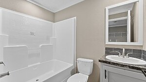 Waycross Express / 1676531 Azalea Bathroom 91660