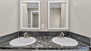 Waycross Express / 1676531 Azalea Bathroom 91657