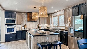 Creekside Series / The Highland Oak CS-3253 Kitchen 81414