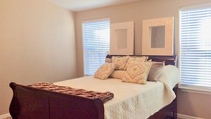 Pine Lakes / 75 Oakmont Bedroom 832