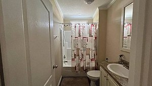 Mid Florida Lakes / 123 Azalea Lane Bathroom 39540