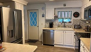 Mid Florida Lakes / 123 East Sterling Way Kitchen 39583