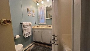 Mid Florida Lakes / 147 Hibiscus Dr Bathroom 39637