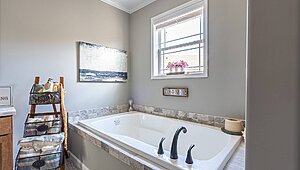 Signature Series / Greenfield DVHBSS-8409 Bathroom 82151
