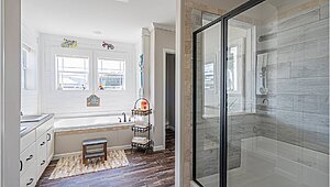 Signature Series / The Avonlea DVHBSS-8031 Bathroom 82227