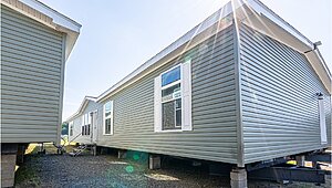 Signature Series / The Avonlea DVHBSS-8031 Exterior 82230