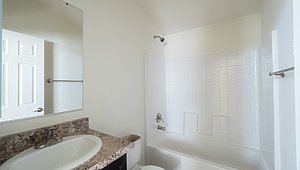 Home Outlet Series / The Clairmont Bathroom 14012