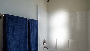 Economy Plus Singlewides / The Pavoreal Bathroom 14156