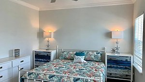 Ocean Breeze Resort / 118 NE Bay Dr Bedroom 35767