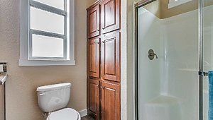BellaVista / Hazel XL Bathroom 20407
