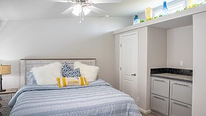 SOLD / Look Out Lodge Bedroom 21658