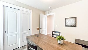 American Freedom Series / Cabana 15522C Bedroom 84242