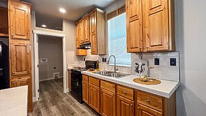 Cavco Millersburg / Pacific Crest 28483B Kitchen 84267