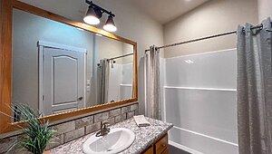 400 Series / The Metolius Cabin 28562A Bathroom 84228