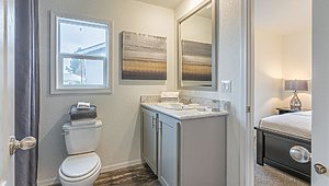 Homes Direct / The Longview HDX-14562A Bathroom 44220