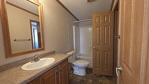 Friendship / Friendship 32x80 (203163) Bathroom 84365