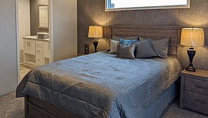 Blue Ridge Series / 2022 Georgetown Overstock 28483W Bedroom 52060