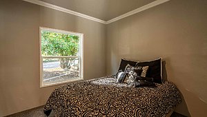 Northwest / The Lakeview Bedroom 18043