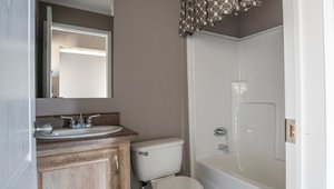 MD 32' Doubles / MD-19-32 Bathroom 9806