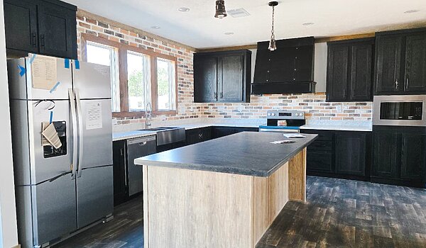 Creekside Series / The Delilah CSFL-3301 Kitchen 86099