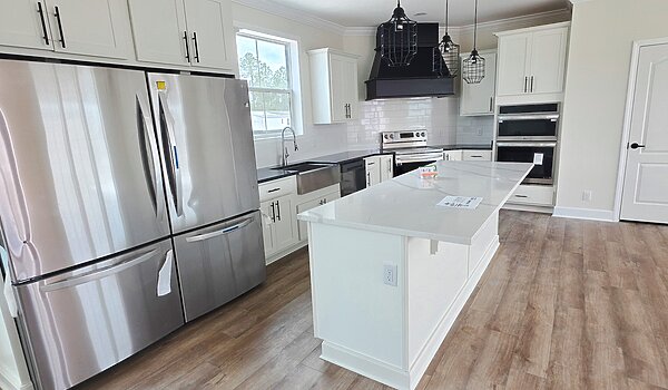 Essentials Series / The Maggie 623-84-4-32 Kitchen 87445