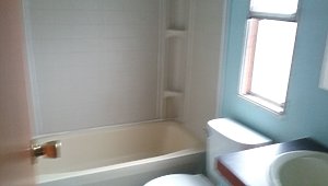 1998 Fleetwood Homes / 16x70 Bathroom 17100