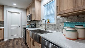 LandMark Limited / 2L2411-P The Crossley Lot #9 Kitchen 84567