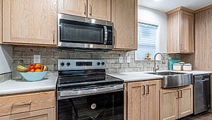 LandMark Limited / 2L2411-P The Crossley Lot #9 Kitchen 84568