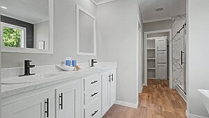 Creekside Series / The Shades Creek CS-3248 Lot #1 Bathroom 90129