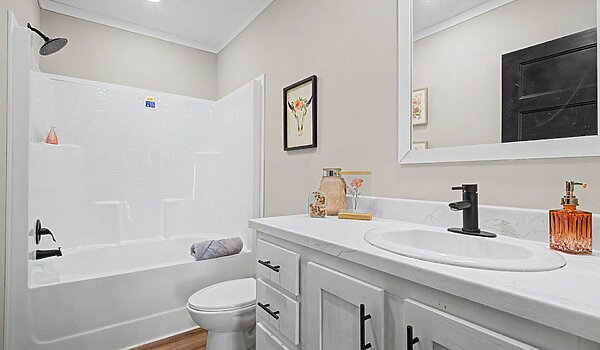 Creekside Series / The Shades Creek CS-3248 Lot #1 Bathroom 90132
