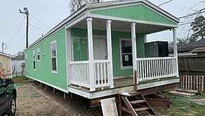 PRE-OWNED / The Cottage Exterior 85870