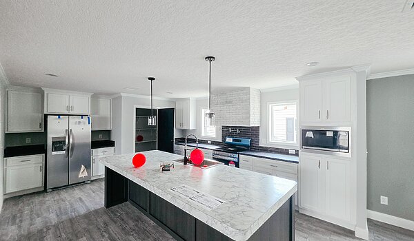 Lifestyle 32764B / Destiny Homes Kitchen 82279