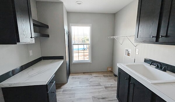 260TS28603N / The Summit Fleetwood No Category 86007