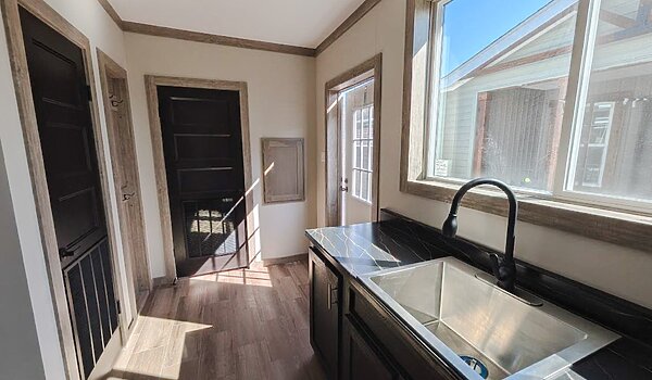 Creekside Series / The Hangout CS-3263 No Category 86563