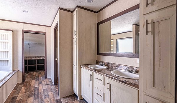 National Series / The Carolina 326032A Bathroom 21029