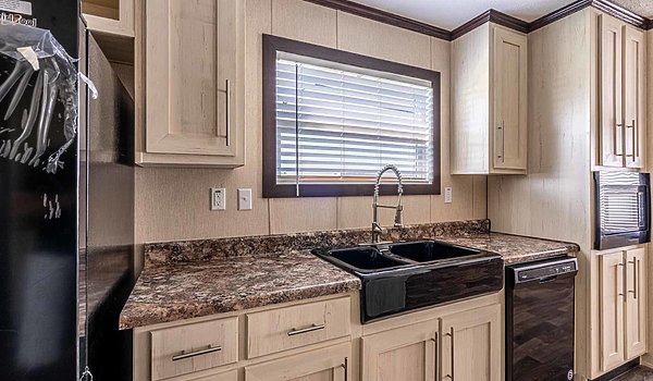 National Series / The Carolina 326032A Kitchen 21018