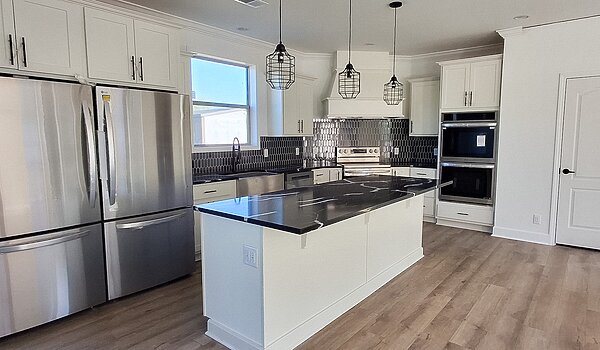 Essentials Series / The Maggie 623-84-4-32 Kitchen 87813