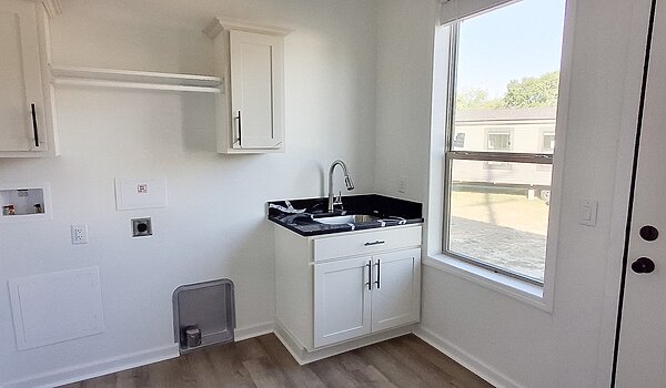 Essentials Series / The Maggie 623-84-4-32 No Category 87816