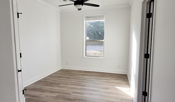 Essentials Series / The Maggie 623-84-4-32 No Category 87818