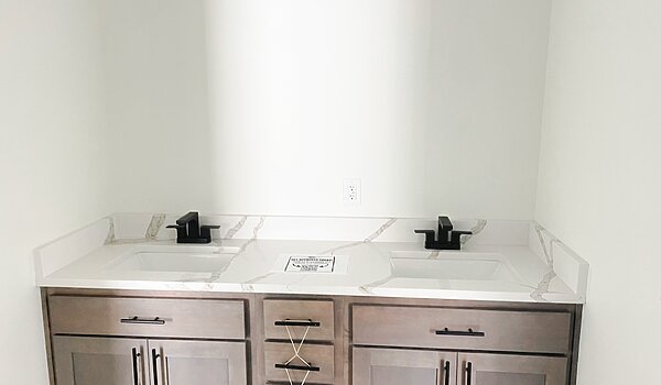 Essentials Series / The Maggie 623-84-4-32 No Category 87522