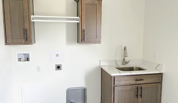 Essentials Series / The Maggie 623-84-4-32 No Category 87520