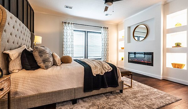 Prime / PRI3284-2010 with 9 foot Sidewalls & Hidden Pantry Bedroom 83502